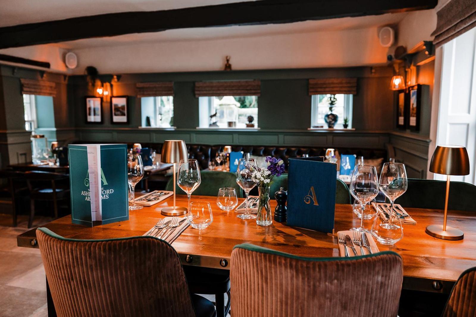 The Ashford Arms Hotel Buitenkant foto