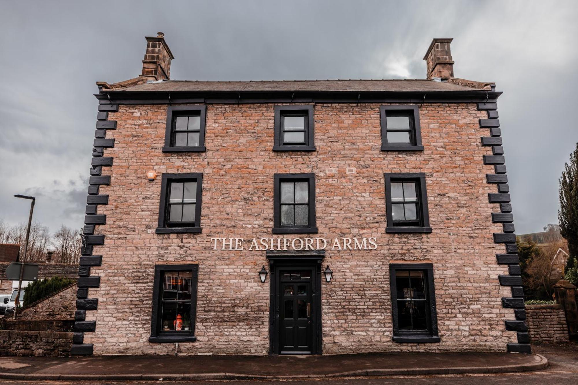 The Ashford Arms Hotel Buitenkant foto